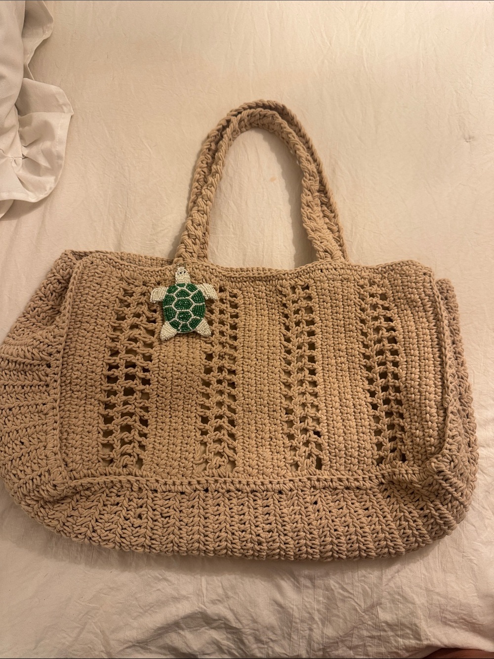 Hand-Crocheted Beach Tote Bag in Beige with Turtle Accent